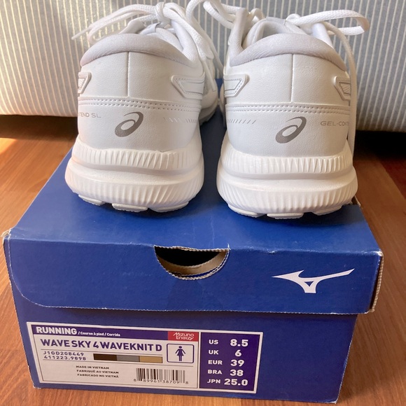 SOLD- Asics Running Shoes - Picture 9 of 15